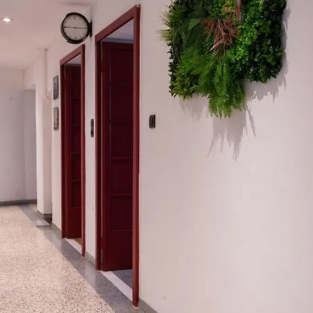 Pop House - Spacious Flat Next To Cathedral & Apartman Como